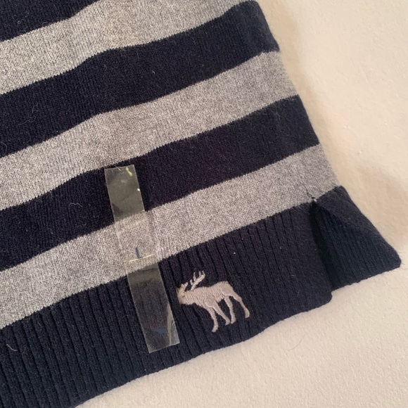 Abercrombie gray/navy striped bow pocket sweater - Picture 3 of 5